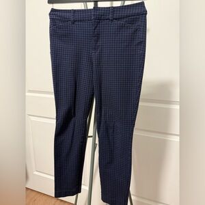 Size 4 - Women’s Pants - Old Navy
